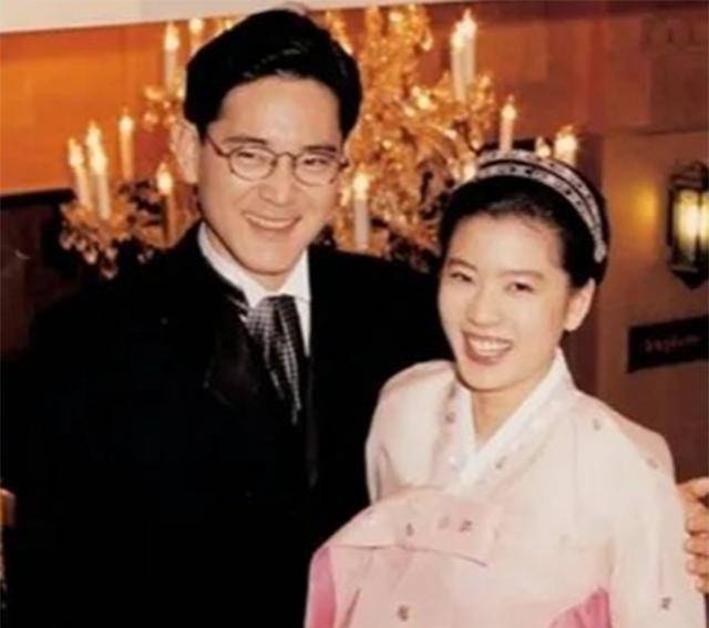 韩国第一名媛:休三星太子爷,撩倒国民男神,后逆袭成商业女强人_林世玲