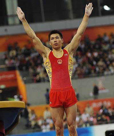 奥运冠军张成龙,出身普通被富婆倒追,如今身价过亿成功逆袭