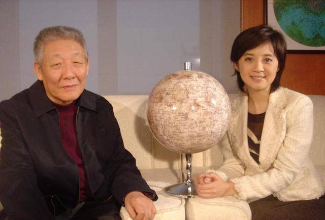 丈夫半夜接电话,把妻子防得像贼一样,1985年看到直播顿时感到骄傲