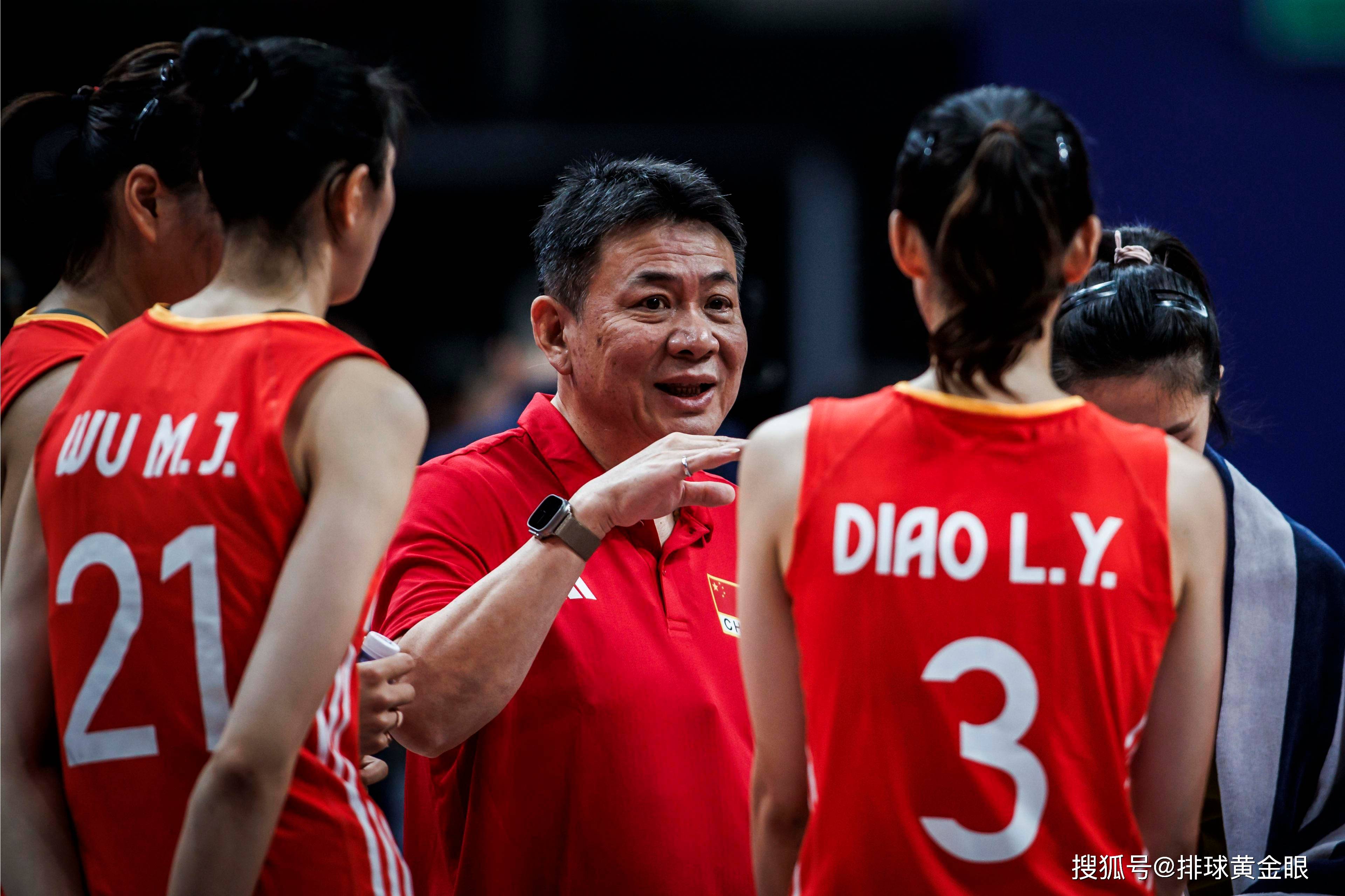 庄宇珊落选澳门站首秀!荷兰重炮无缘14人名单,中国女排迎关键战