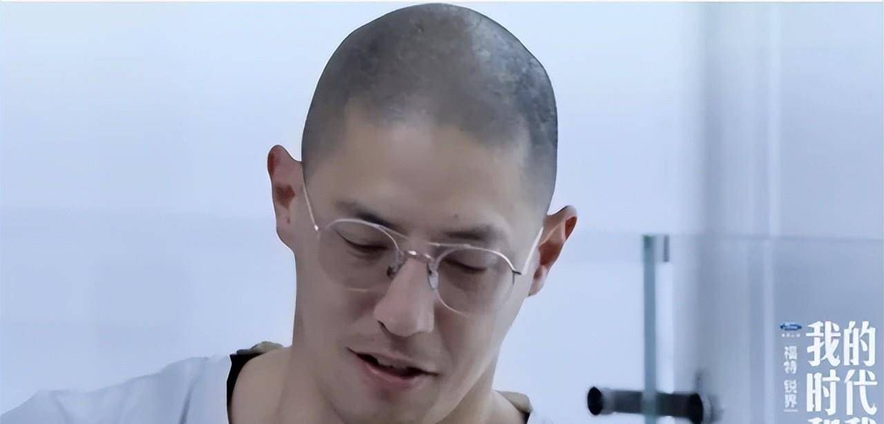 蒋友柏:曾为千万台币的收购案下跪,失去权贵光环,换来国际化公司