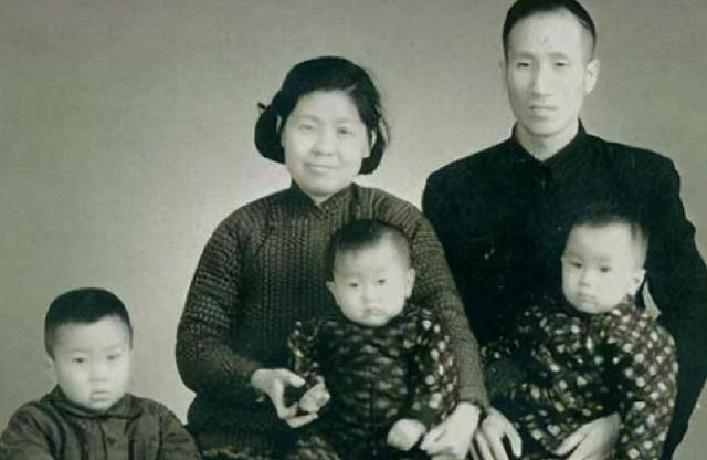 马未都:我爹很聪明,打仗冲锋总是慢半秒,39人参军就他活下来了