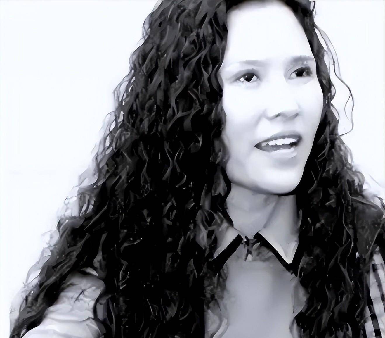 然而,芦秀梅对赵安有着一种偏执的爱,为了他她主动