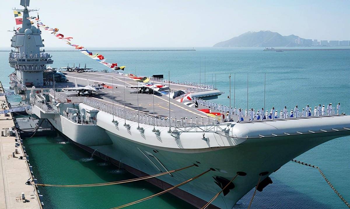 就连意大利和泰国也配备了航母,现如今,印度首艘国产航母维克兰特号