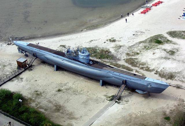 2月10日,邓尼兹又向美国派出第三批15艘潜艇,这批都是排水量600吨的