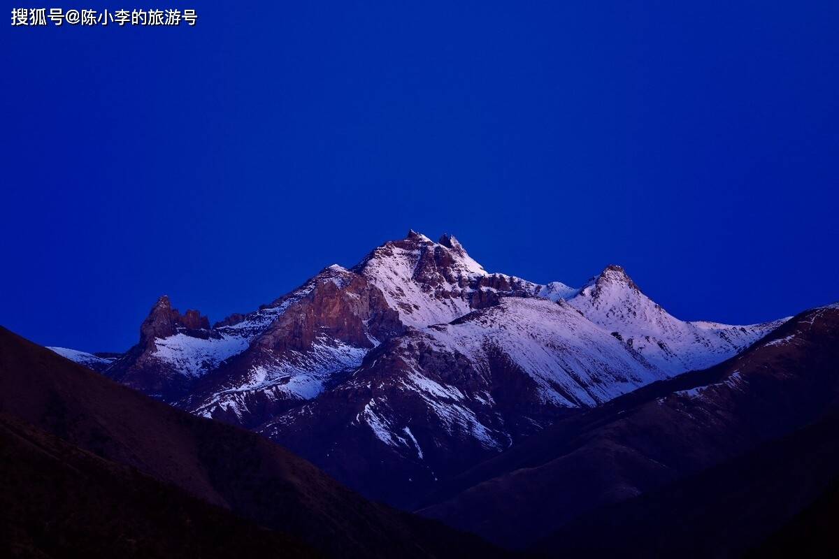 尕朵觉悟神山图片