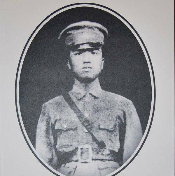 革命年代,哪两位将领,既毕业于黄埔军校,又就读于苏联名校