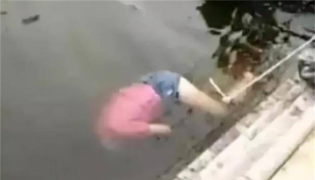 直面死亡,找不到接班人,捞尸人:尸臭洗不掉,染