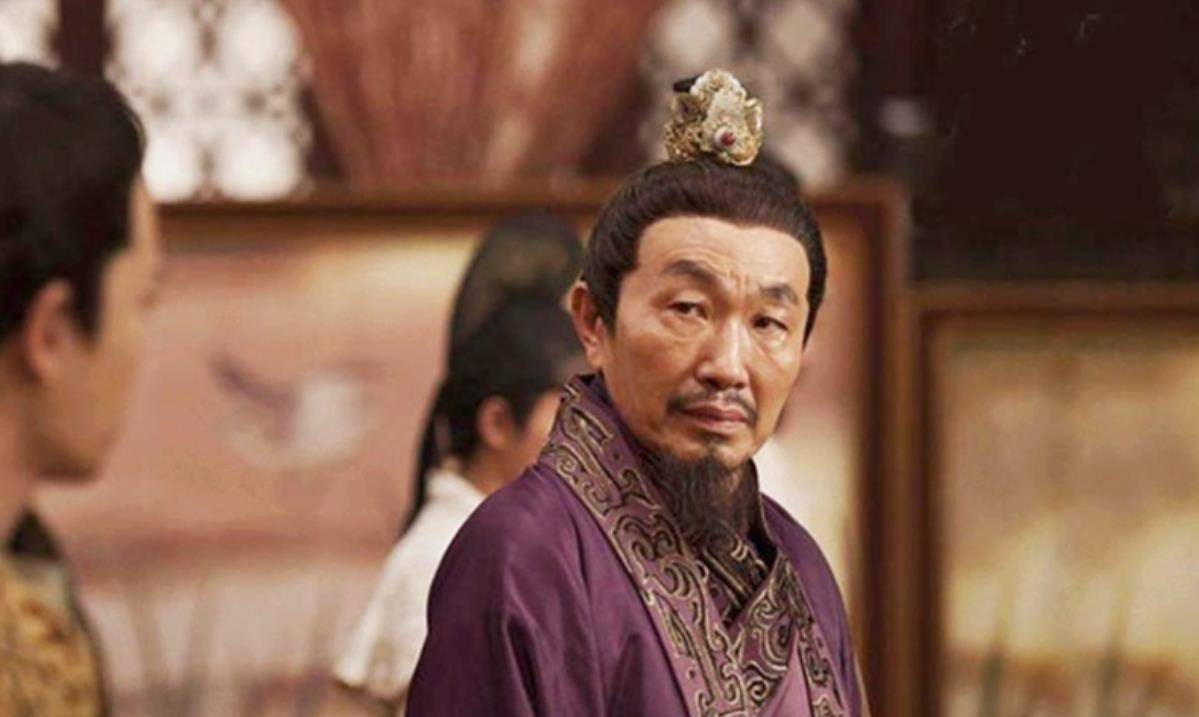 影视剧中的杨国忠基本上那个时候杨国忠每次谗言,唐玄宗都要让