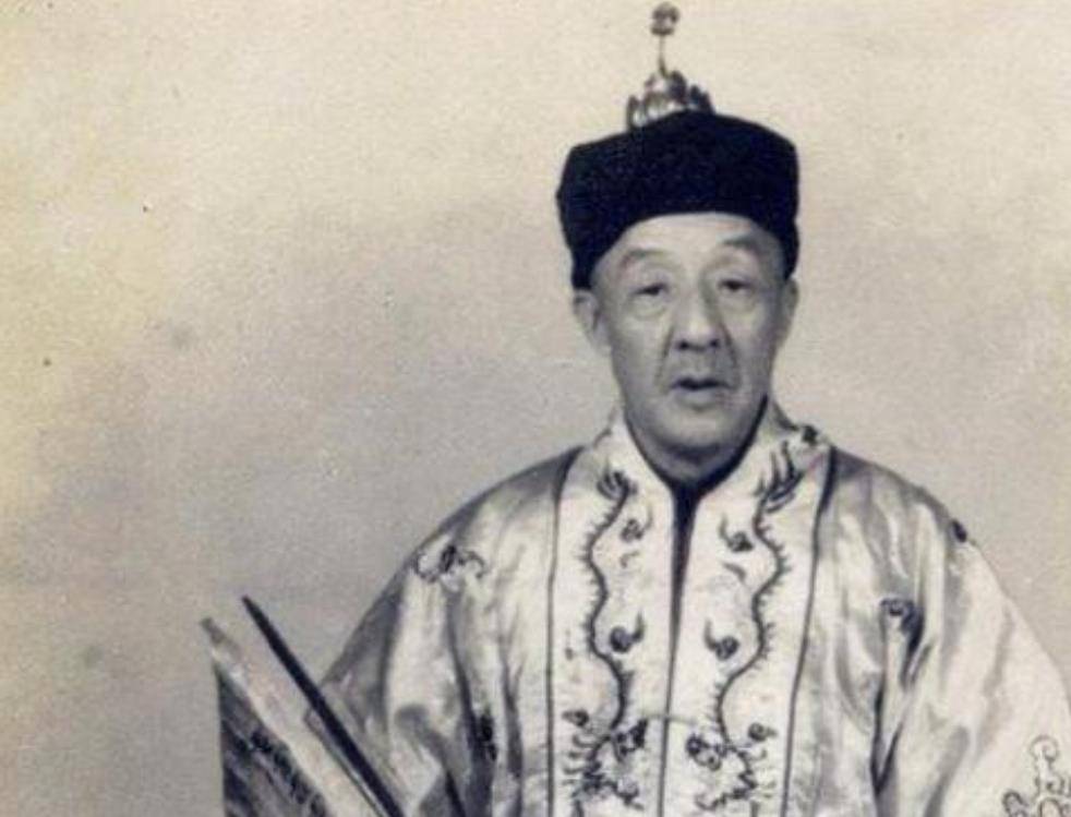 清朝,章嘉呼克呼图是清朝时期掌管内蒙古喇嘛教格鲁派最大的活佛转世