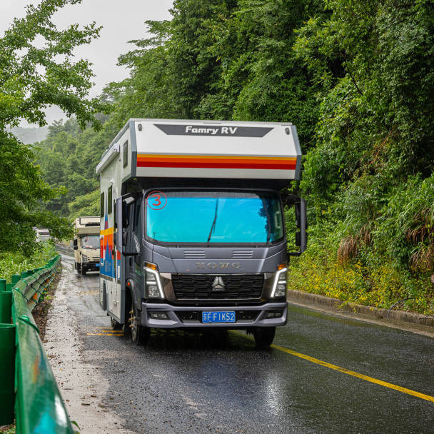皖南川藏线在路上法美瑞房车