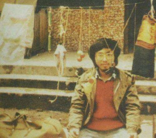 他是高考神童,15岁入北大,25岁卧轨自杀,死前含泪留下9字遗言_海子