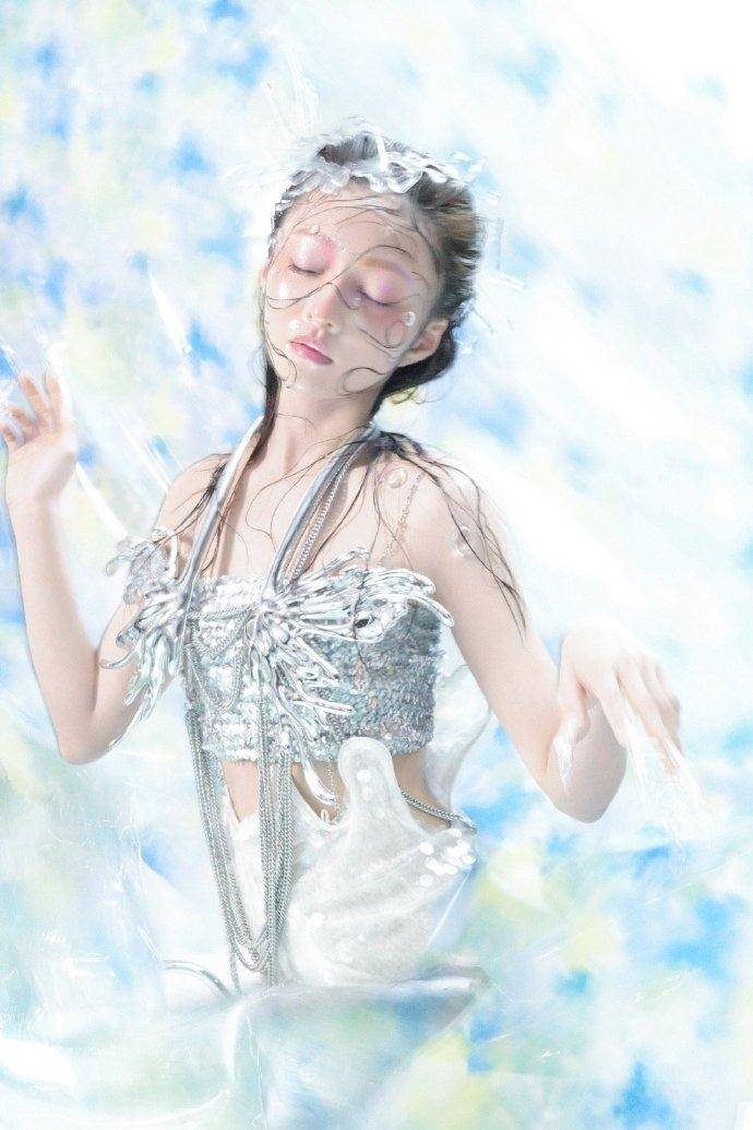 内娱明星太会了！演唱会造型大PK，华晨宇颠覆造型太夸张！-内娱演唱会如何买票