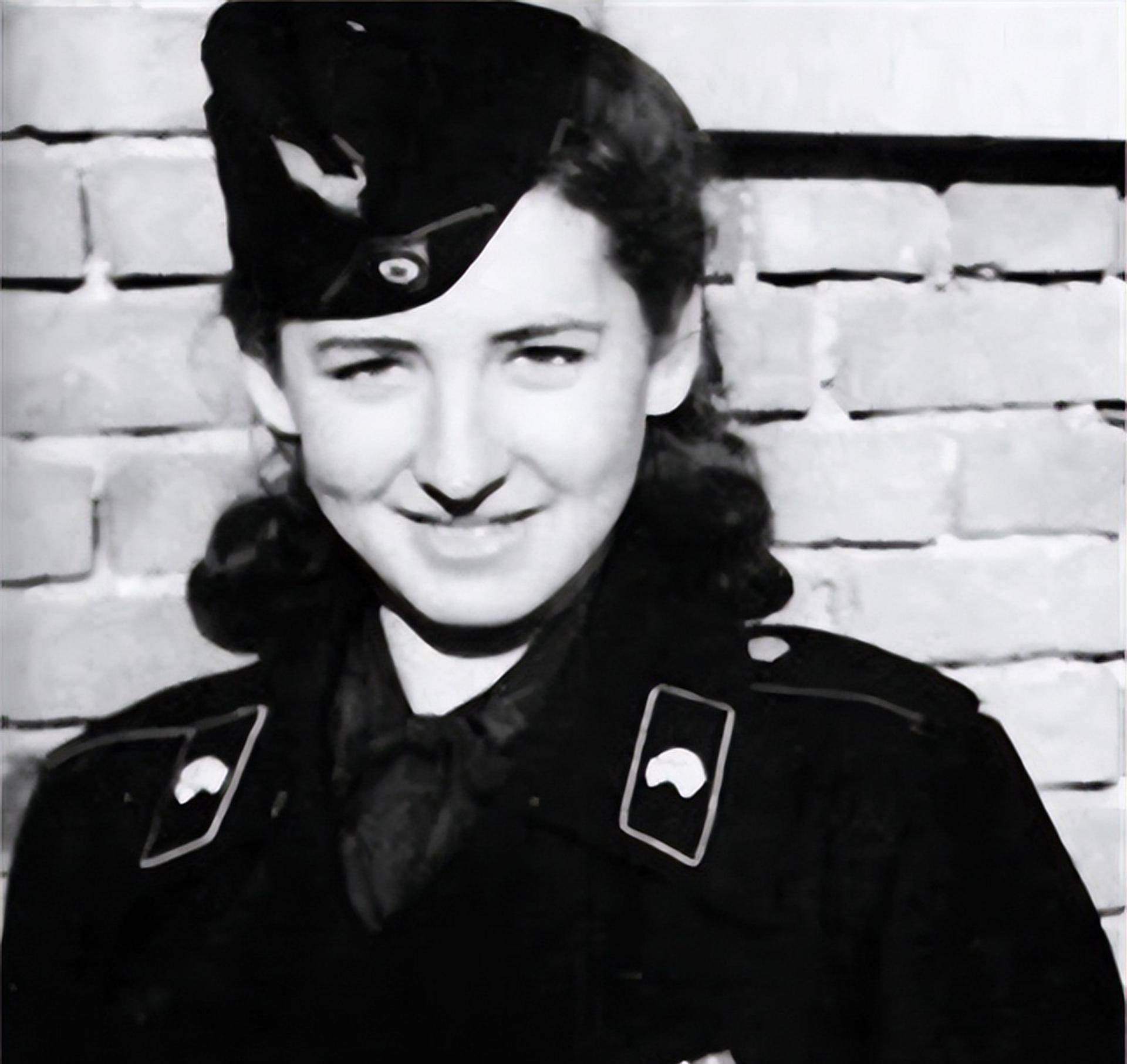 二战后,德国纳粹党一女护士被判死刑,临刑前向法官提出无耻请求
