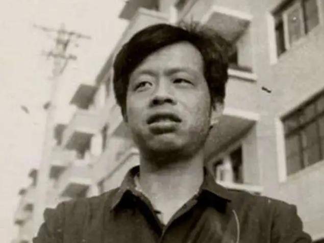 当时李银河在报社工作,而王小波是个作家,二人虽然并不认识,但有着