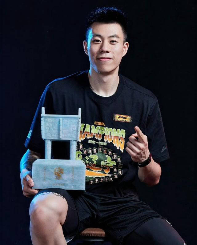 辽宁男篮三连冠背后的双喜消息