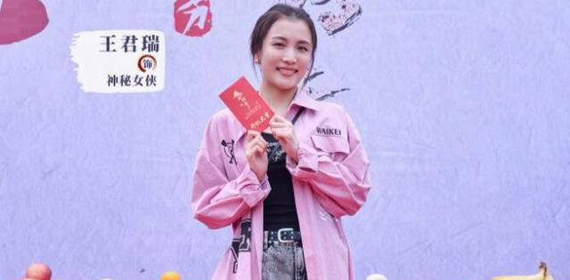 赵继伟转型迈出第一步 携娇妻跨界影视圈助阵本山大叔_解说_王君瑞