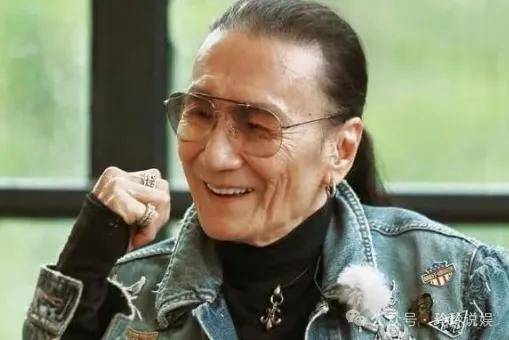 "谢霆锋与王菲的爱情打破了传统的桎梏,他们追求的是心灵的契合,而非