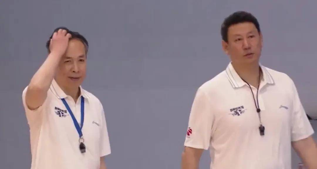 21年前,他曾拯救中国男篮.