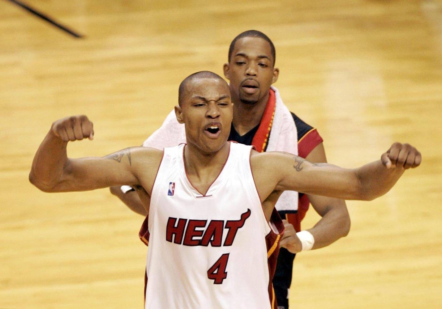 迈阿密热火续约黑八助教卡隆·巴特勒,球员的他随小牛拿过总冠军