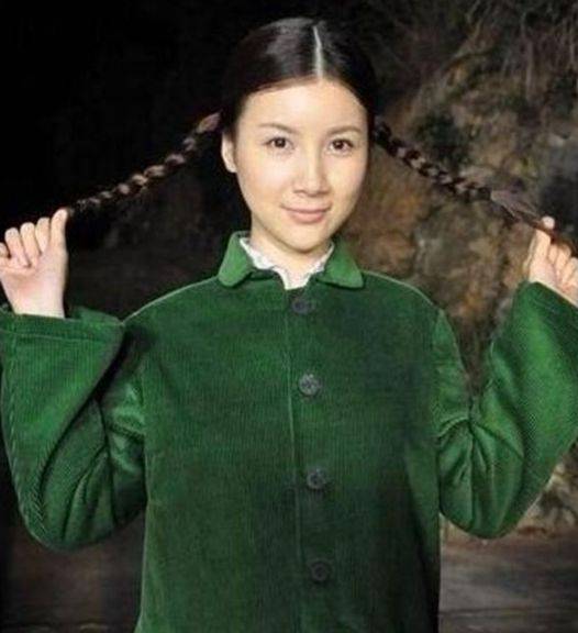 怨言,最终何政军也没让他失望,婚后两人生了一个女孩,取名叫"何雨果"