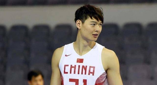 2届mvp传与前美女老板有染,上海为他出1亿转会费,如今让人失望_王哲林