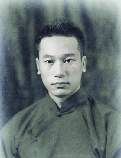 的结局:一个绝后,一个被杀,最爱国的他混的最好_黄金荣_干儿子_黄俊培