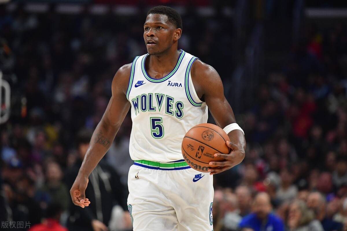 甜瓜认为:在西部决赛失利后,爱德华兹的上限即将达到迈克尔·乔丹的