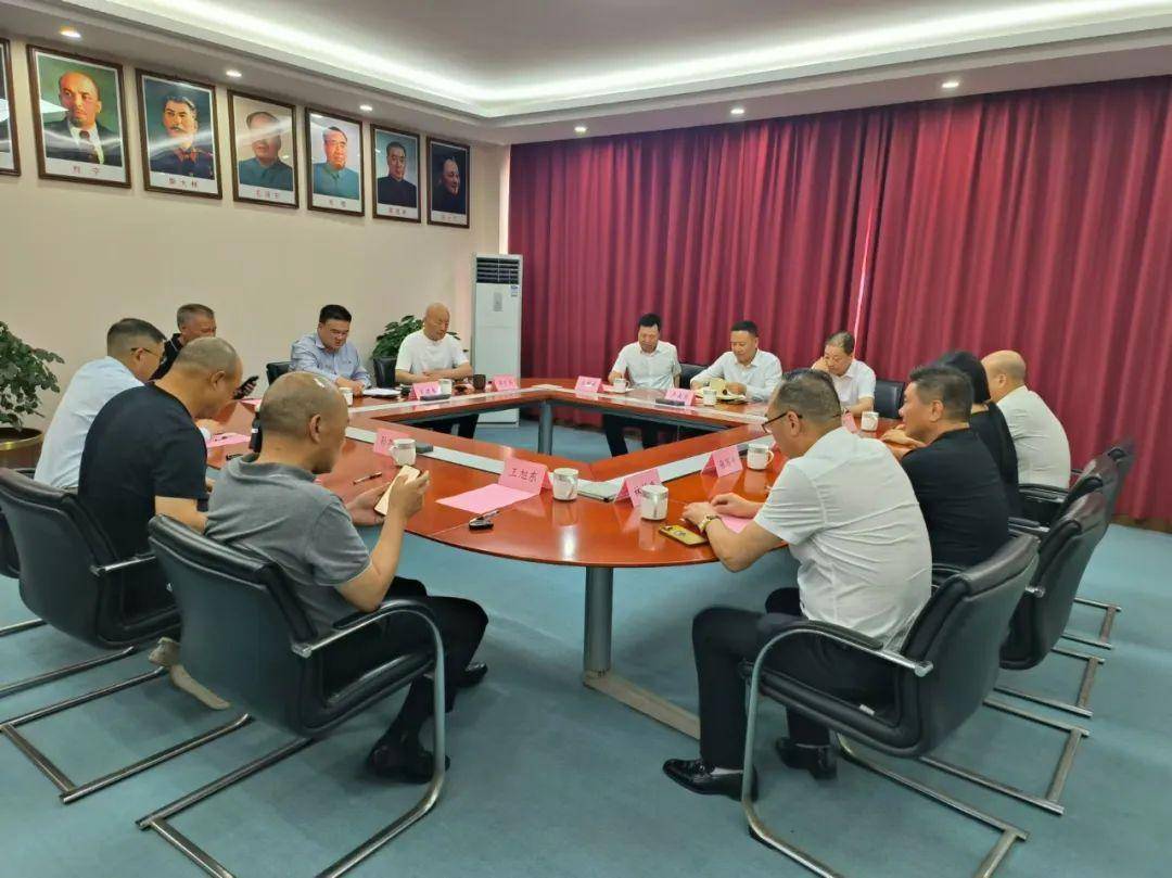 乐清市异地商会联合会考察团一行莅临中国轻纺城乐清商会走访考察