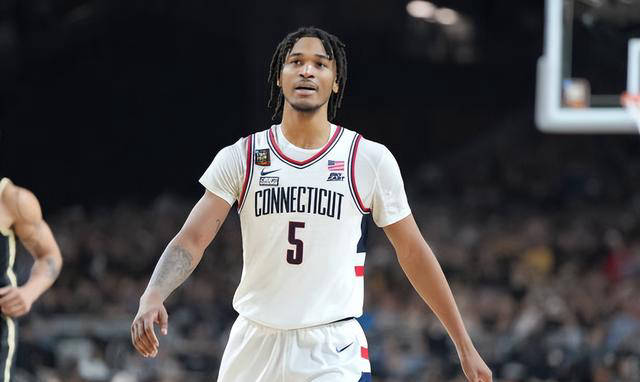 马刺或考虑以大型后卫卡斯尔作为理想乐透签目标