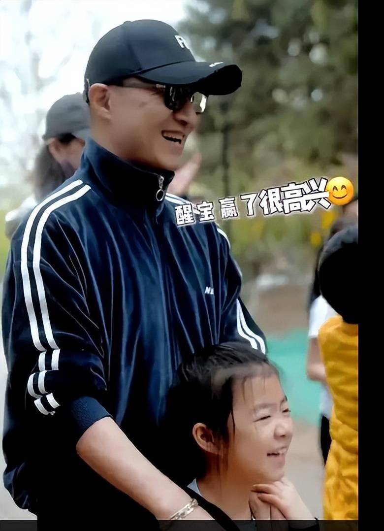 不同的儿童节,汪峰陪醒醒参加亲子运动,杨幂为女儿送祝福!