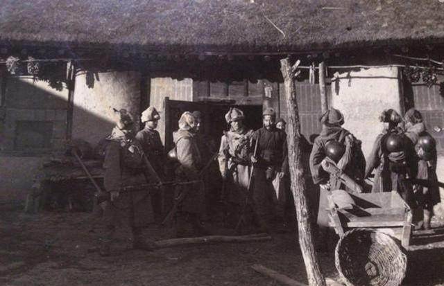 大敌当前,他与18岁女兵成亲,牺牲后,妻子终身未改嫁