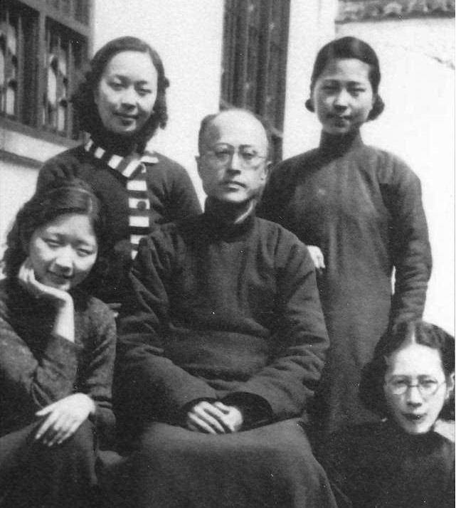 清末美女陆英:16年连生14胎,一代佳人沦生育机,36岁倒在产房