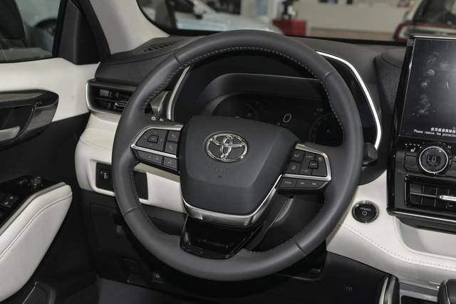 2024款丰田汉兰达上市,配置升级/最高降3.3万元,售24.98万元起