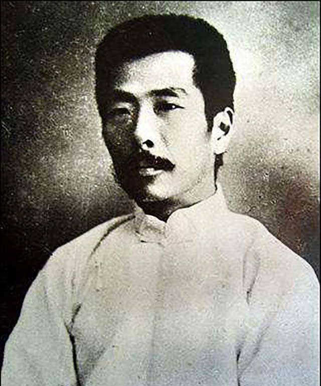 他受蔡元培邀请,初登北大学堂惨被笑话,10分钟后全体鸦雀无声_鲁迅