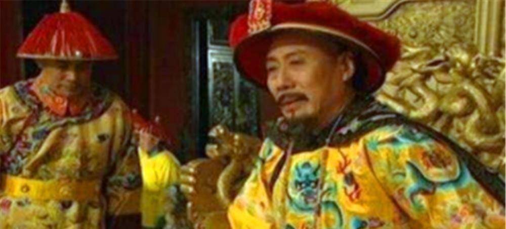 在拘禁的时候,胤祉向康熙检举揭发了胤褆买通蒙古喇嘛巴汉格隆,使用"