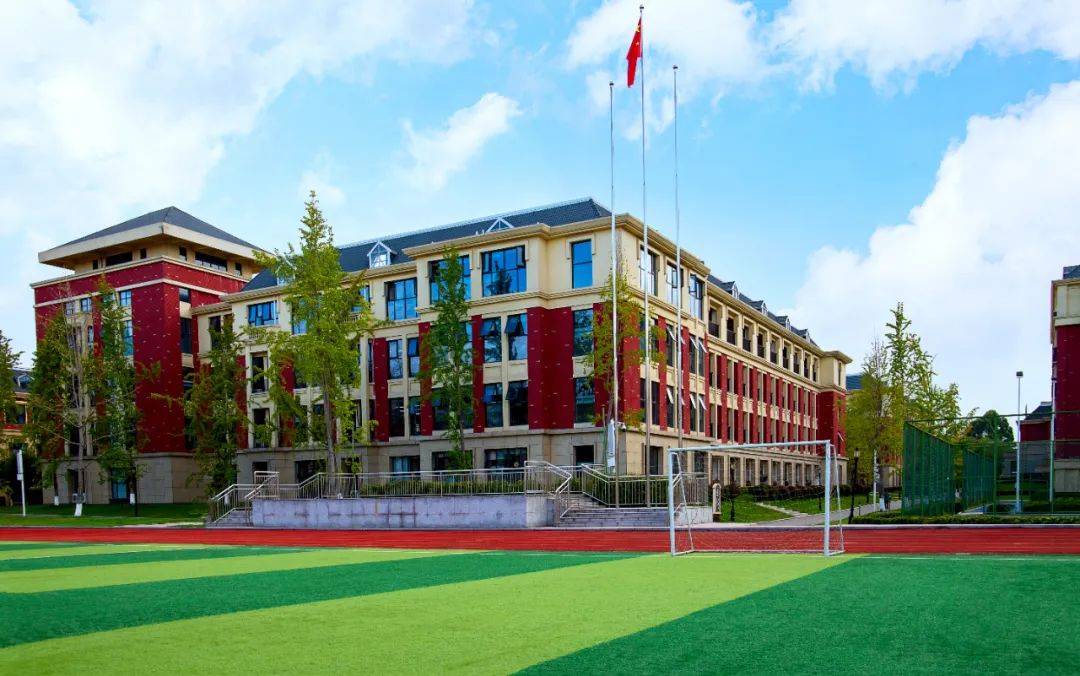 成都彭州宏德高中彭州宏德中学好考吗-24彭州市高中学校排名-成都好的