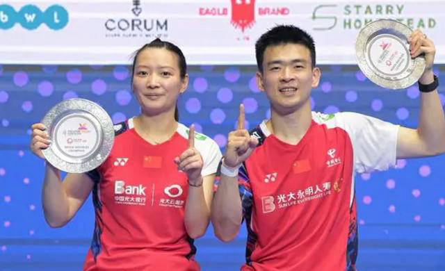 陈清晨贾一凡再夺冠,国羽包揽新加坡公开赛女双和混双冠军