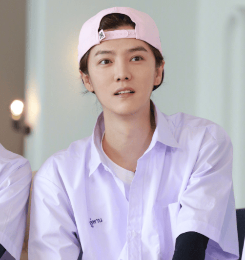 邓超抱着鹿晗变成"姨"?