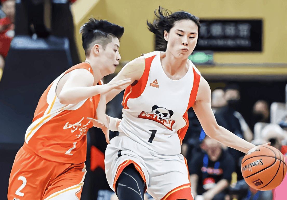 女篮28岁关键女王真猛,名帅大赞:中国最强控卫_王思雨_比赛_wcba