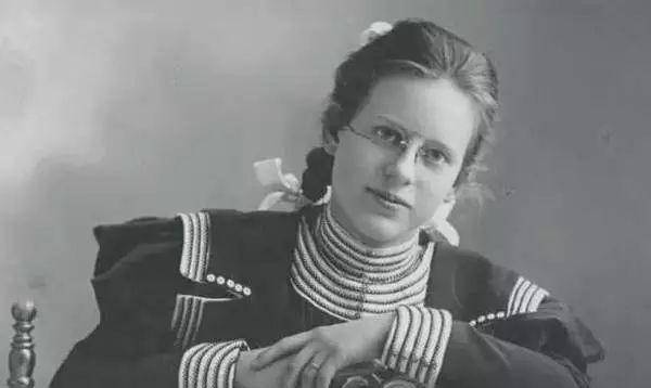 一生不尽女人缘,命中走过七个深情女子,唯独母亲安排的相守到老