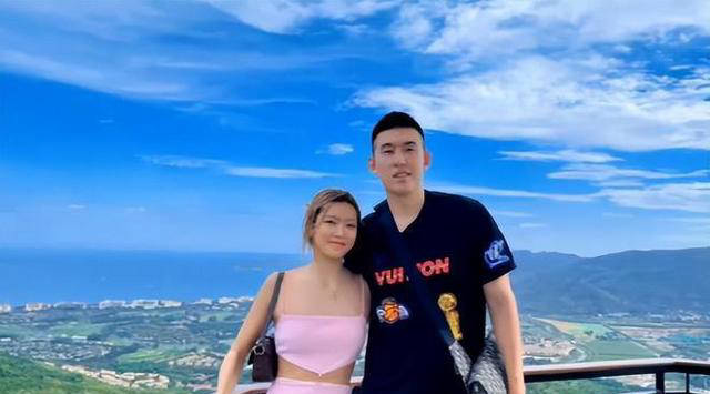 据@球圈赵探长报道,在杨鸣回到辽宁男篮执教之前,山西男篮曾与他联系