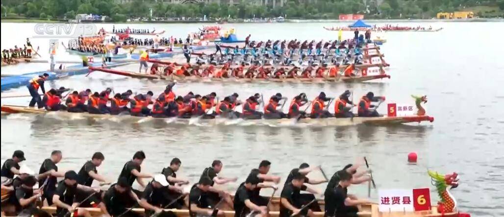 观赛感受鲜活的中国传统民俗 龙舟竞渡又端阳 沉浸式