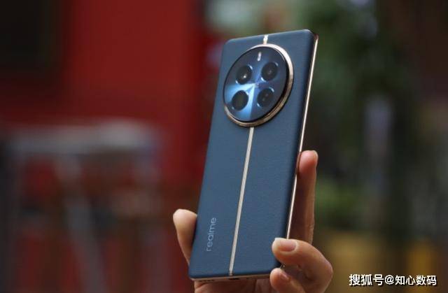 跌至1433元!120倍变焦 5000mah,同价位手机的"搅局者"