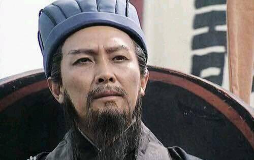 为保安定,诸葛亮亲率大军在225年征讨"南中",也就是孟获,雍闿为首的各