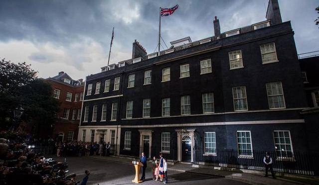 唐宁街10号是英国首相官邸,其他几号是什么部门?