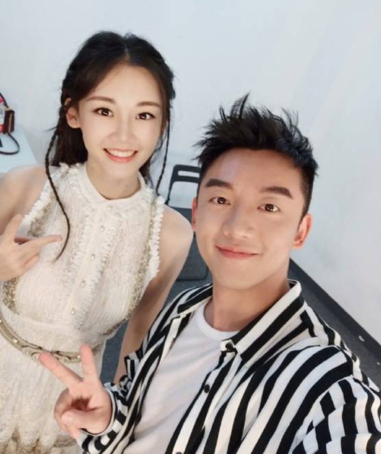 41岁吴昕好事将近?被曝与38岁男星郑凯已经同居,评论区精彩