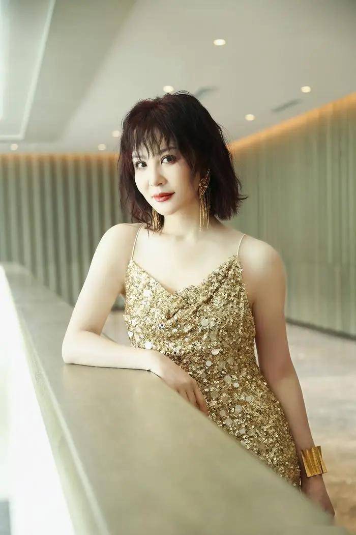 美得令人窒息55岁的陶红,女神的完美身材,美得让人难以忘怀!