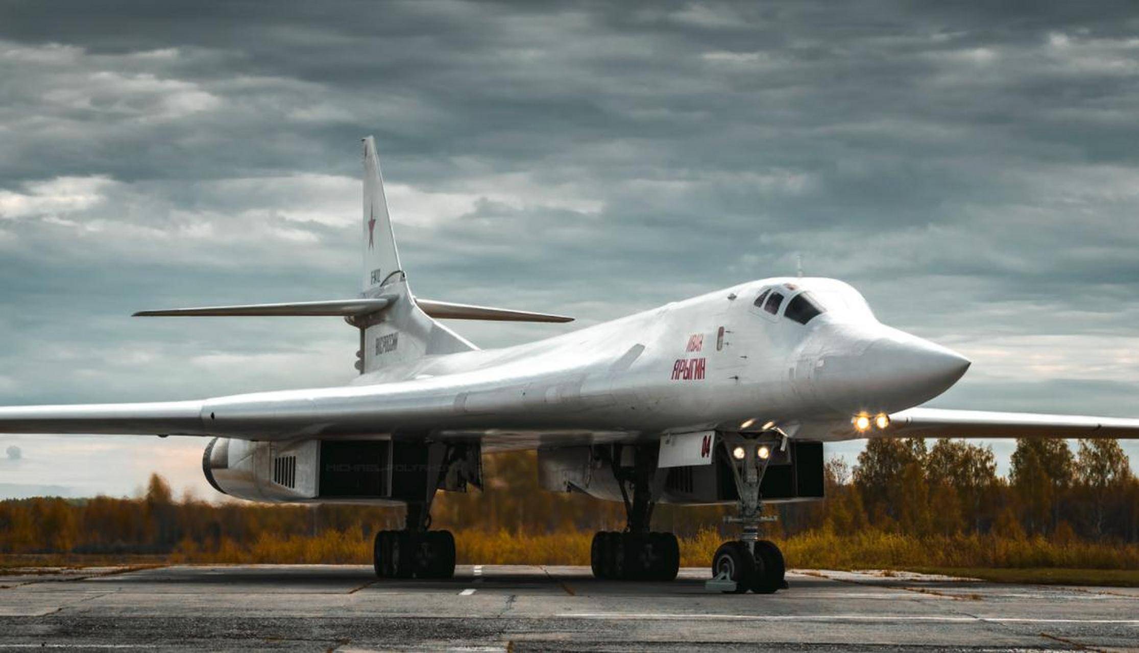 全球最强5款轰炸机:图-160榜首b2第二,中国轰6的排名是多少呢