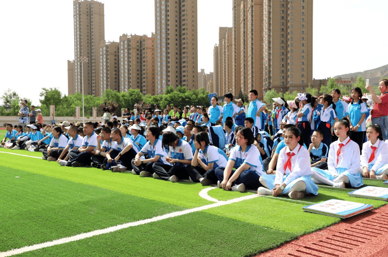 平凉市崆峒区第一届中小学生科技节活动侧记